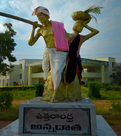 college-statue college-statue